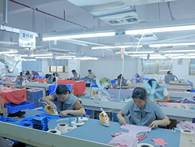 Seamless bonding process to prevent side leakage in period underwear.